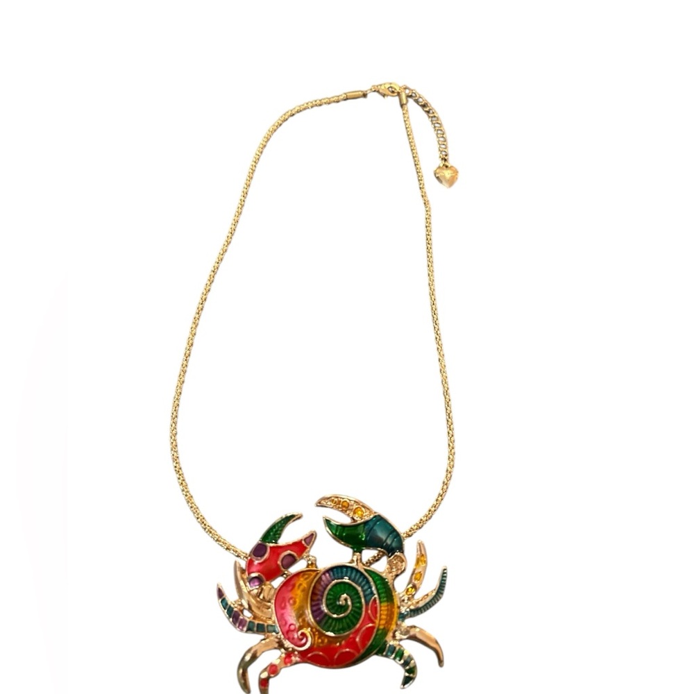 Betsey Johnson crab pendant with necklace